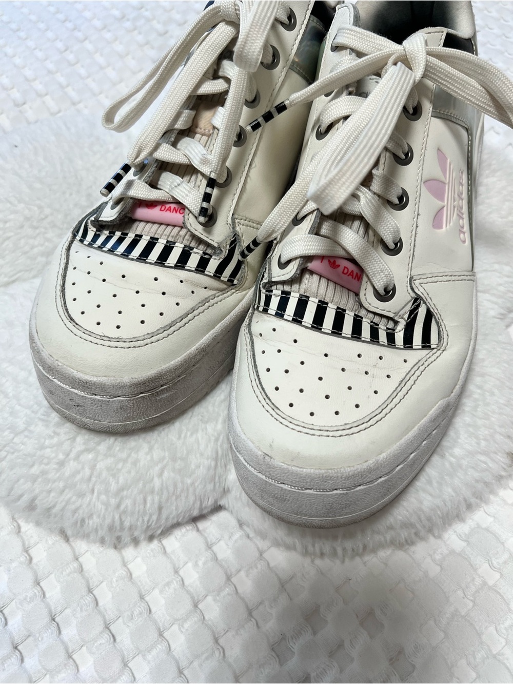 Adidas Size 9 Women’s Forum Bold I Love Dance Sneakers Striped - Picture 8 of 9